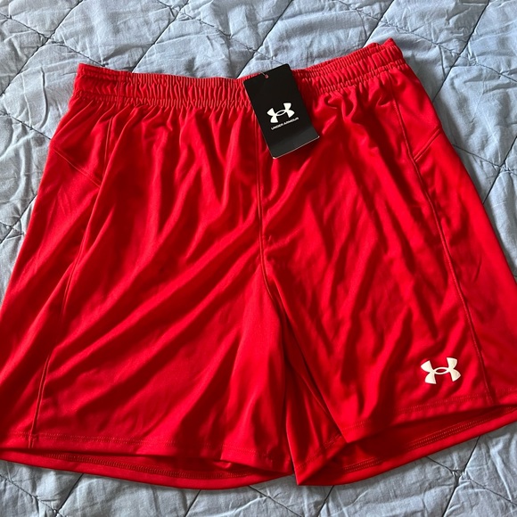 UNDER ARMOUR WOMENS LOOSE SHORTS - Picture 2 of 6